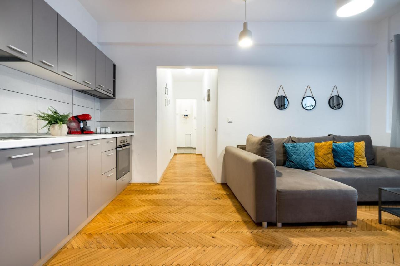 Aonia 2Bdr Apartment - P-Ta Romana View 布加勒斯特 外观 照片