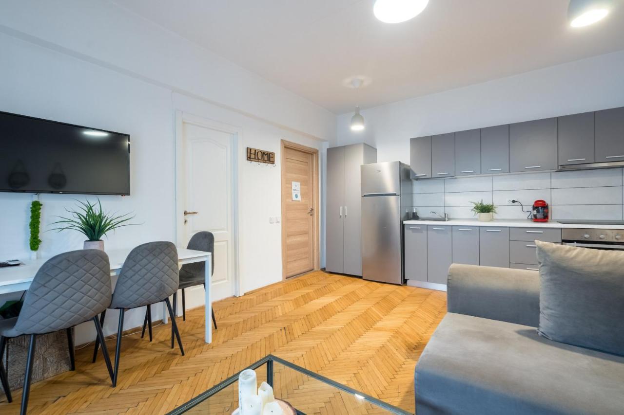 Aonia 2Bdr Apartment - P-Ta Romana View 布加勒斯特 外观 照片