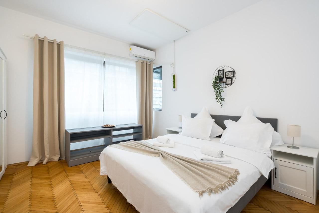 Aonia 2Bdr Apartment - P-Ta Romana View 布加勒斯特 外观 照片