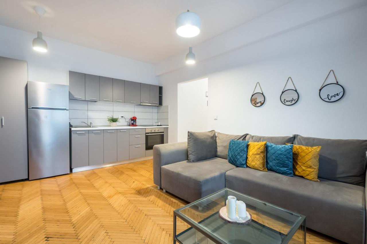 Aonia 2Bdr Apartment - P-Ta Romana View 布加勒斯特 外观 照片