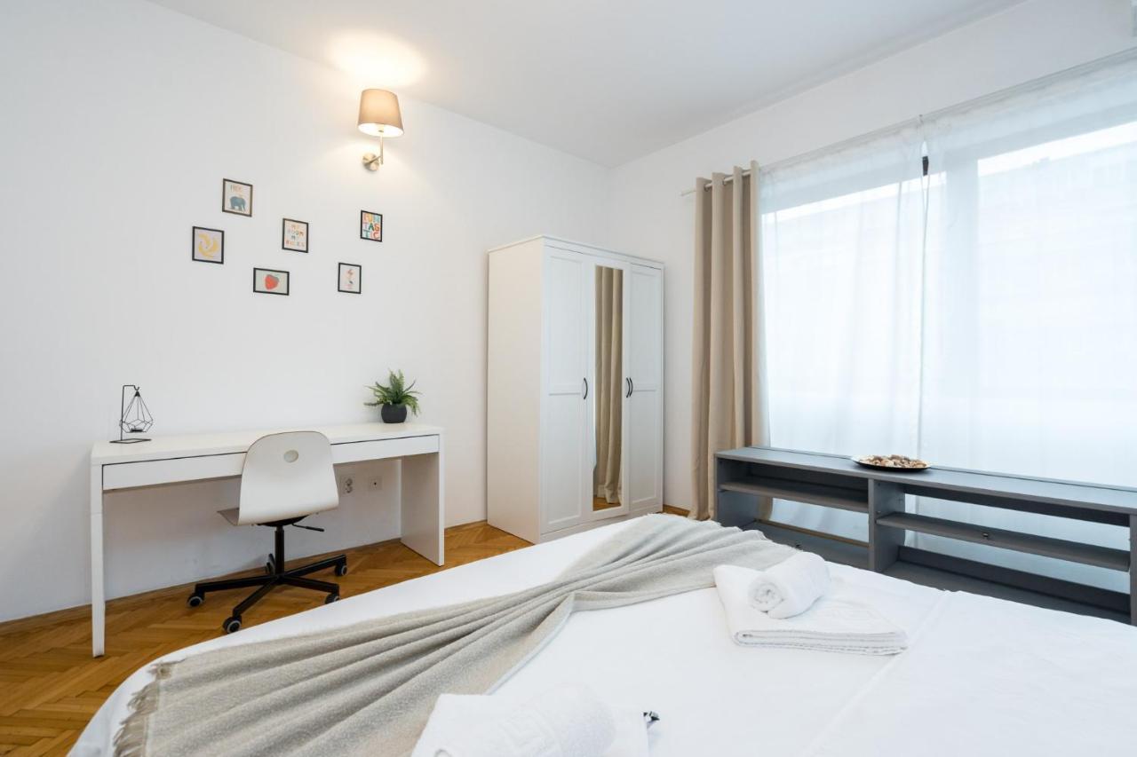 Aonia 2Bdr Apartment - P-Ta Romana View 布加勒斯特 外观 照片