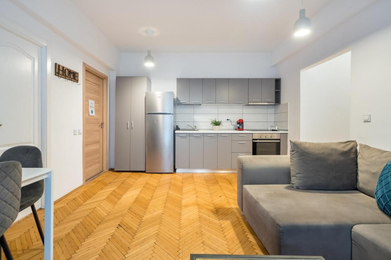 Aonia 2Bdr Apartment - P-Ta Romana View 布加勒斯特 外观 照片