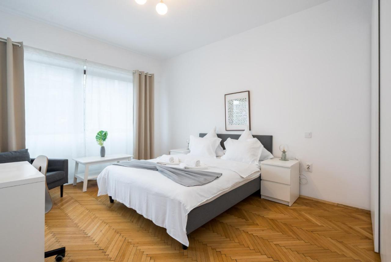 Aonia 2Bdr Apartment - P-Ta Romana View 布加勒斯特 外观 照片