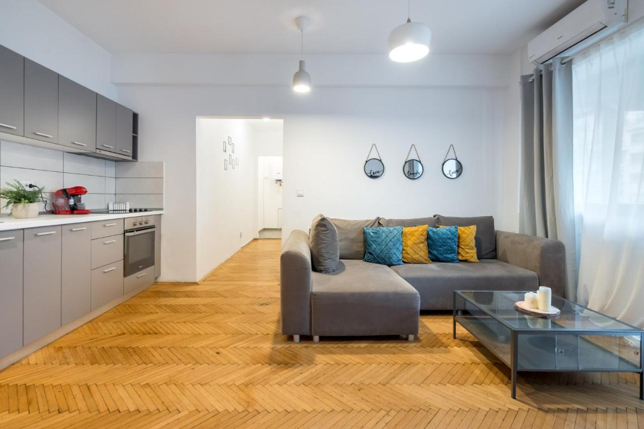 Aonia 2Bdr Apartment - P-Ta Romana View 布加勒斯特 外观 照片